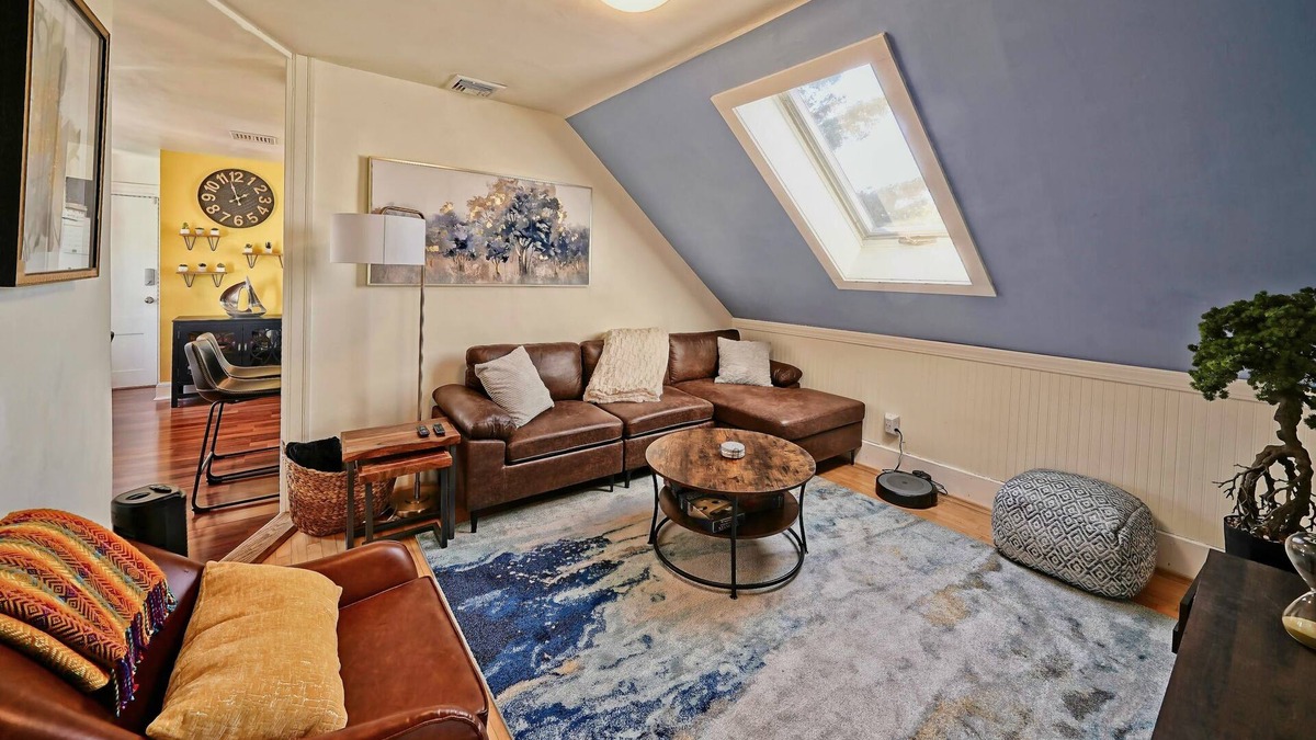 Salem Condo | ★Downtown Condo~Steps from the Water & Common★