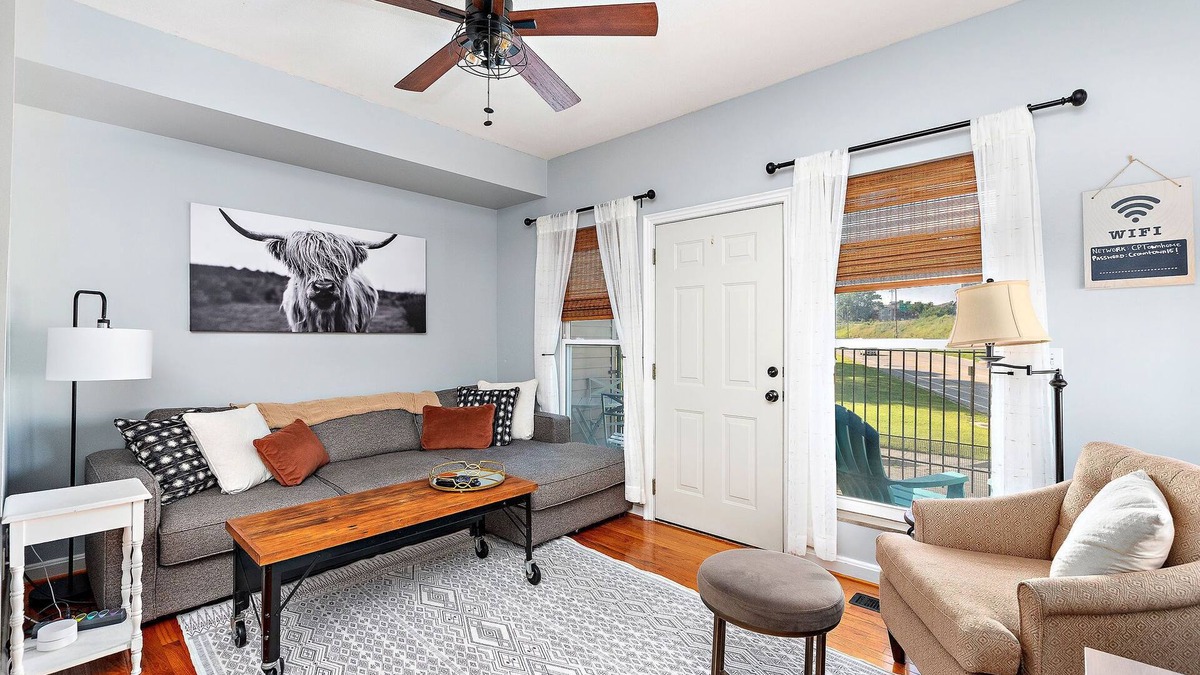 Downtown Kansas City House | Downtown Condo w/City Views Walk to Streetcar