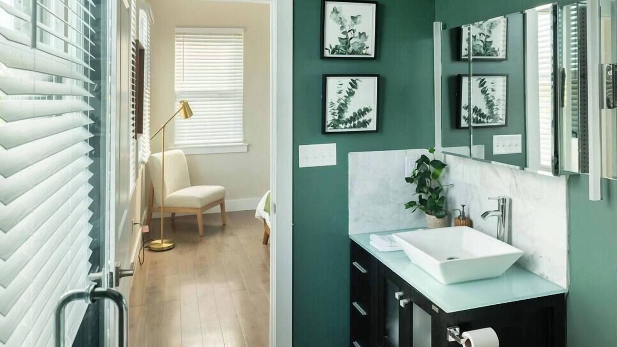 Old West Broad Neighborhood Apartment | Downtown, contemporary, 2 bedroom, Roof Terrace! 2A