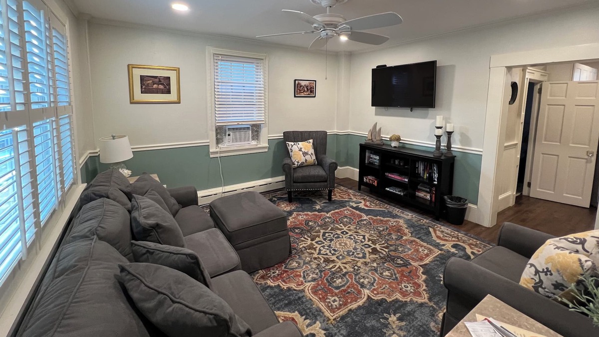 Plymouth Cultural District Apartment | Downtown! Cultural District, One Block to Yacht Club and Harbor