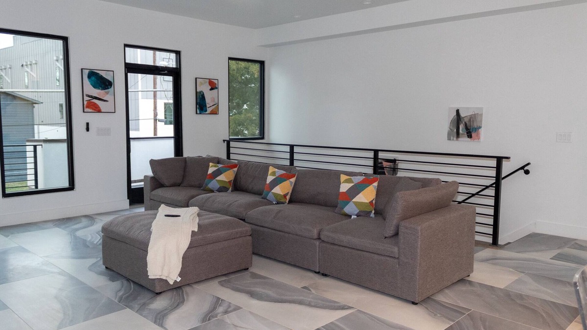 Cedars House | Downtown Dallas - Modern Townhome