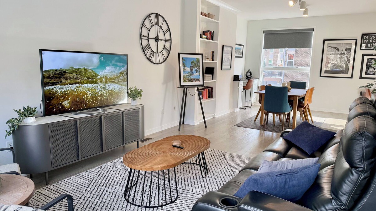 Downtown Dayton House | Downtown Dayton townhouse with private garage AND rooftop patio!