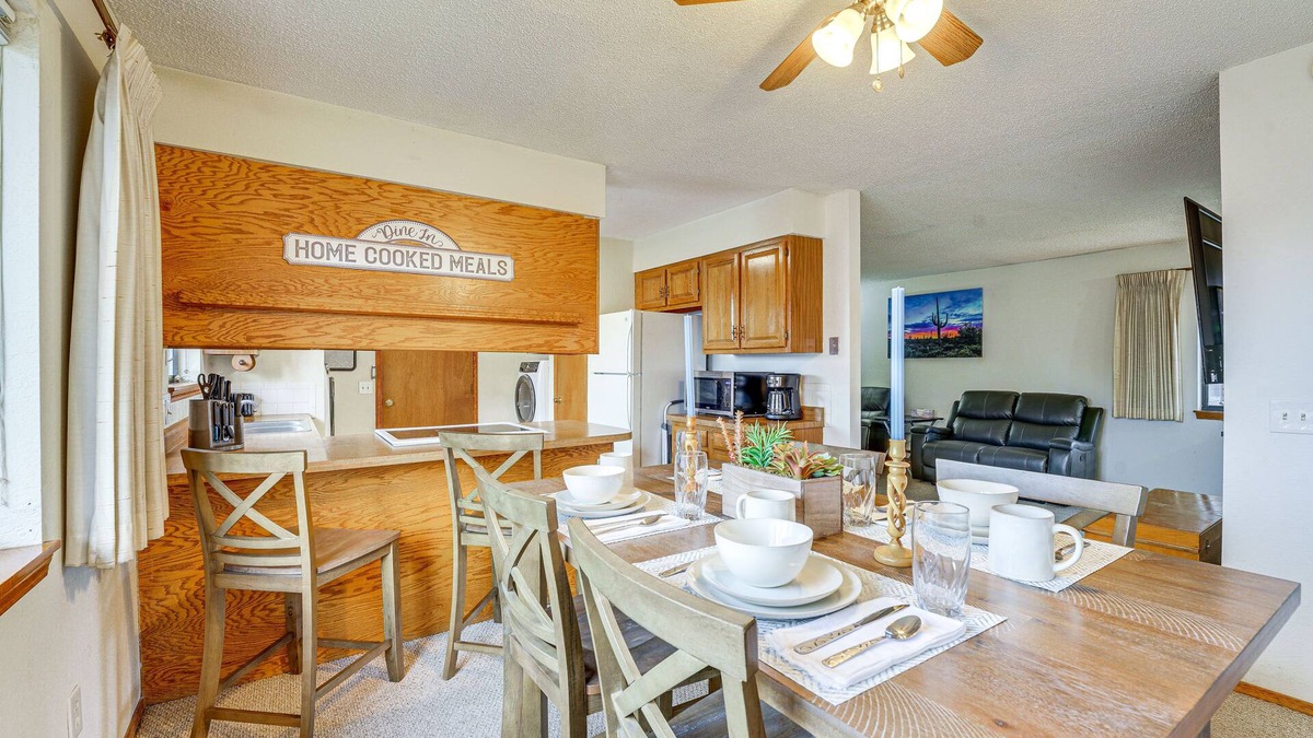Delta Condo | Downtown Delta Condo ~ 34 Mi to Black Canyon!