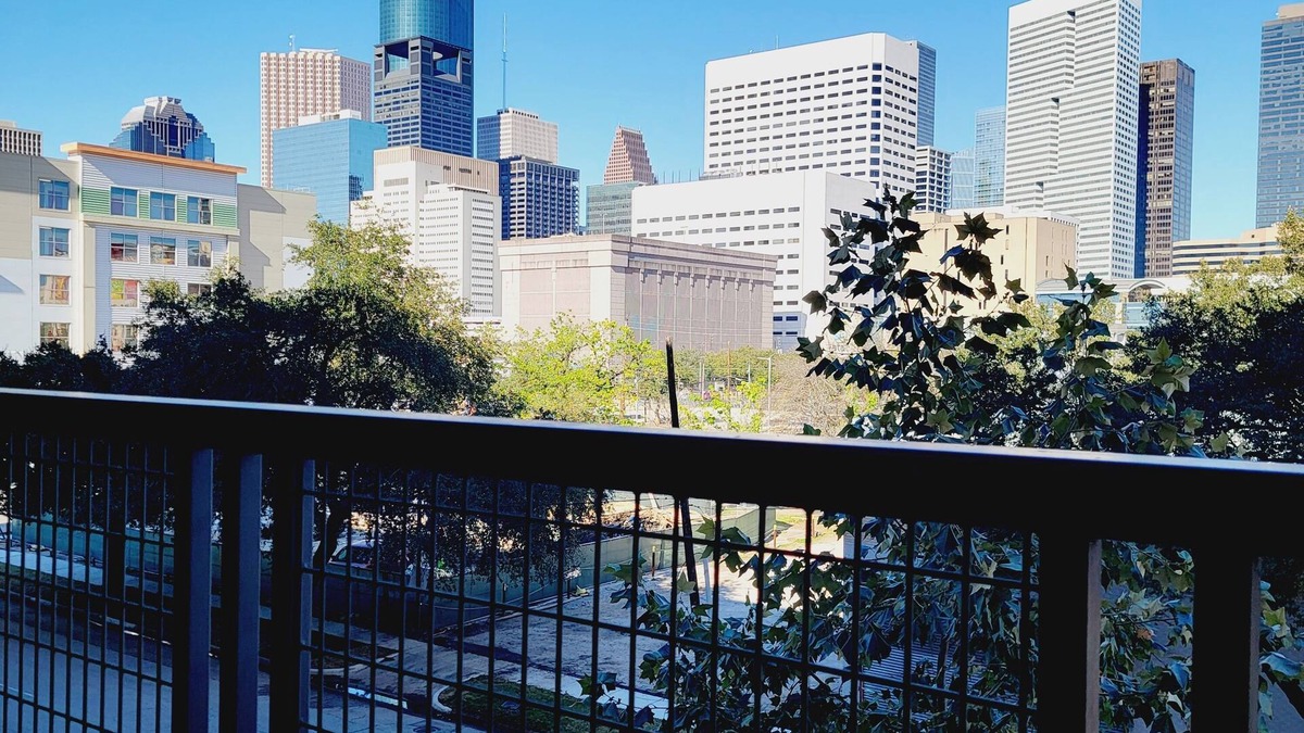 Central Business District Apartment | Downtown Dream Toyota Ctr/George R Brown/Minute Maid Stadium