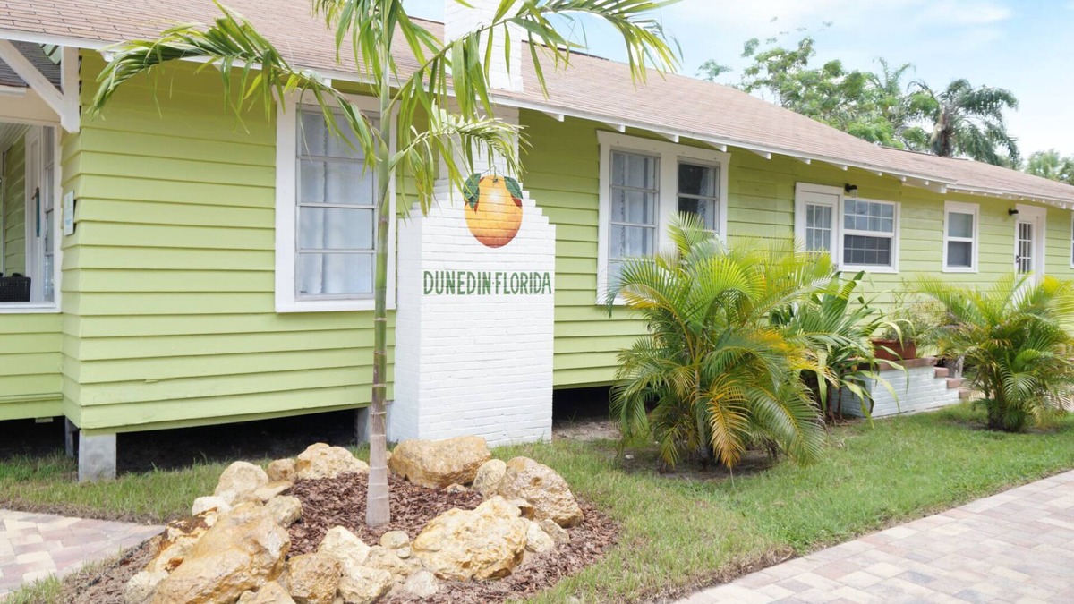Downtown Dunedin Cottage | Downtown Dunedin Keylime Cottages 4, right in Downtown Dunedin