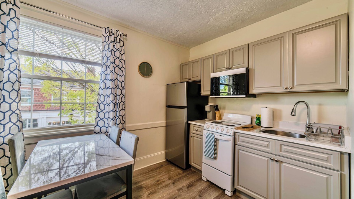 Falmouth Apartment | Downtown Falmouth 1 Bedroom Apartment