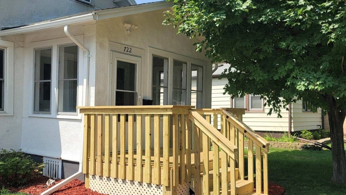 Roosevelt House | Downtown Fargo Gem: Full Home for Large Groups