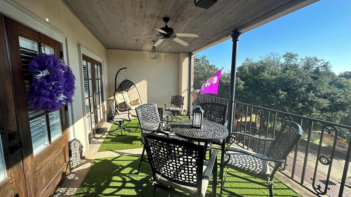 East Natchitoches House | Downtown Front Street 2-bedroom townhome with balcony views