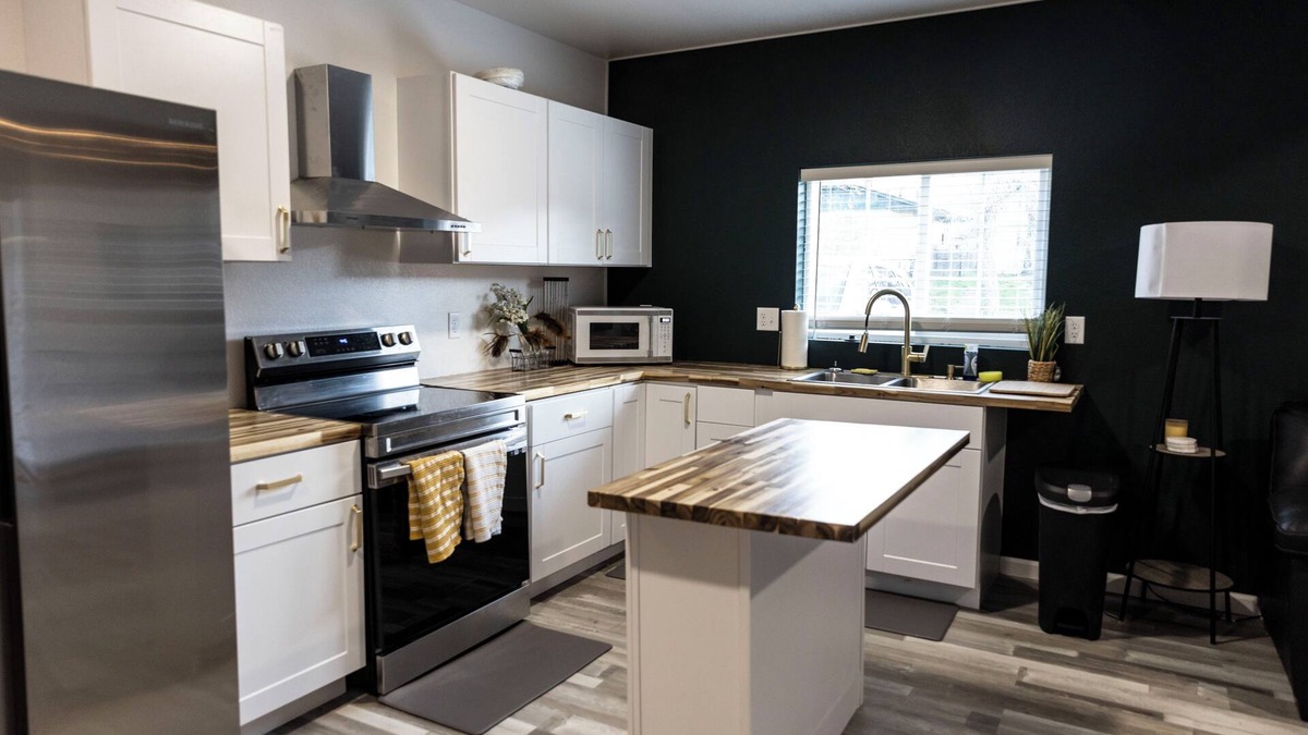 Casper Apartment | Downtown Garden Escape