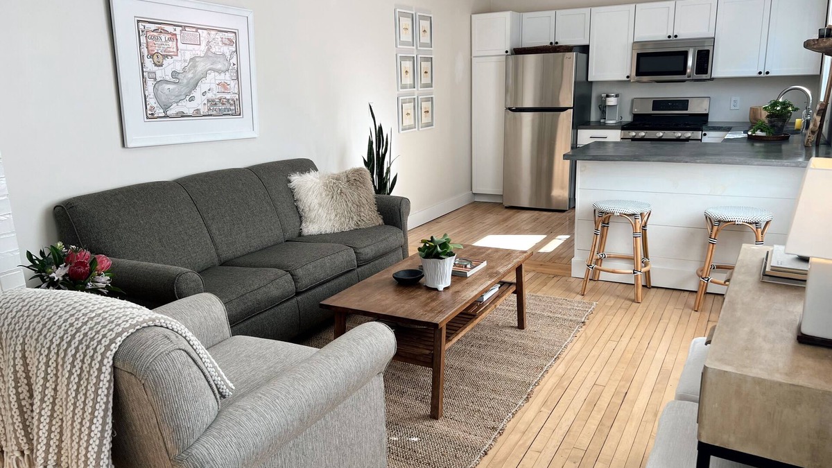Green Lake Apartment | Downtown Green Lake-Steps from Lake, Restaurants and Shopping