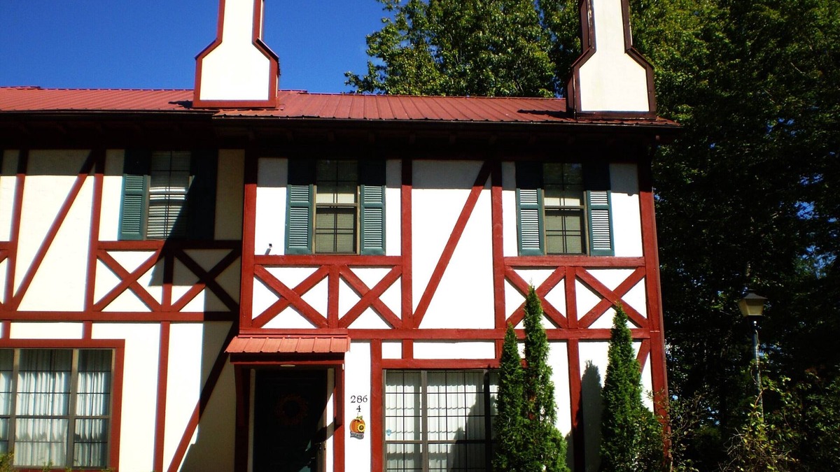 Helen House | Downtown Helen with Gorgeous Mountain Views on Same Street as Mountain Coaster!