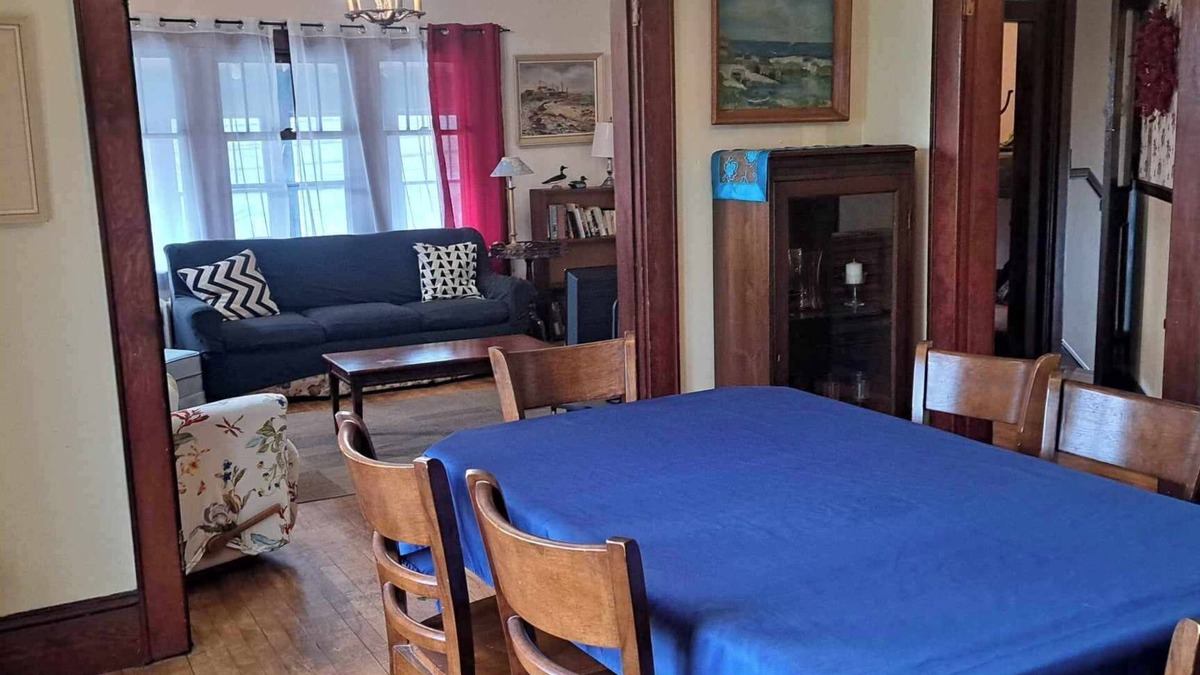 Dartmouth Apartment | Downtown heritage flat near everything