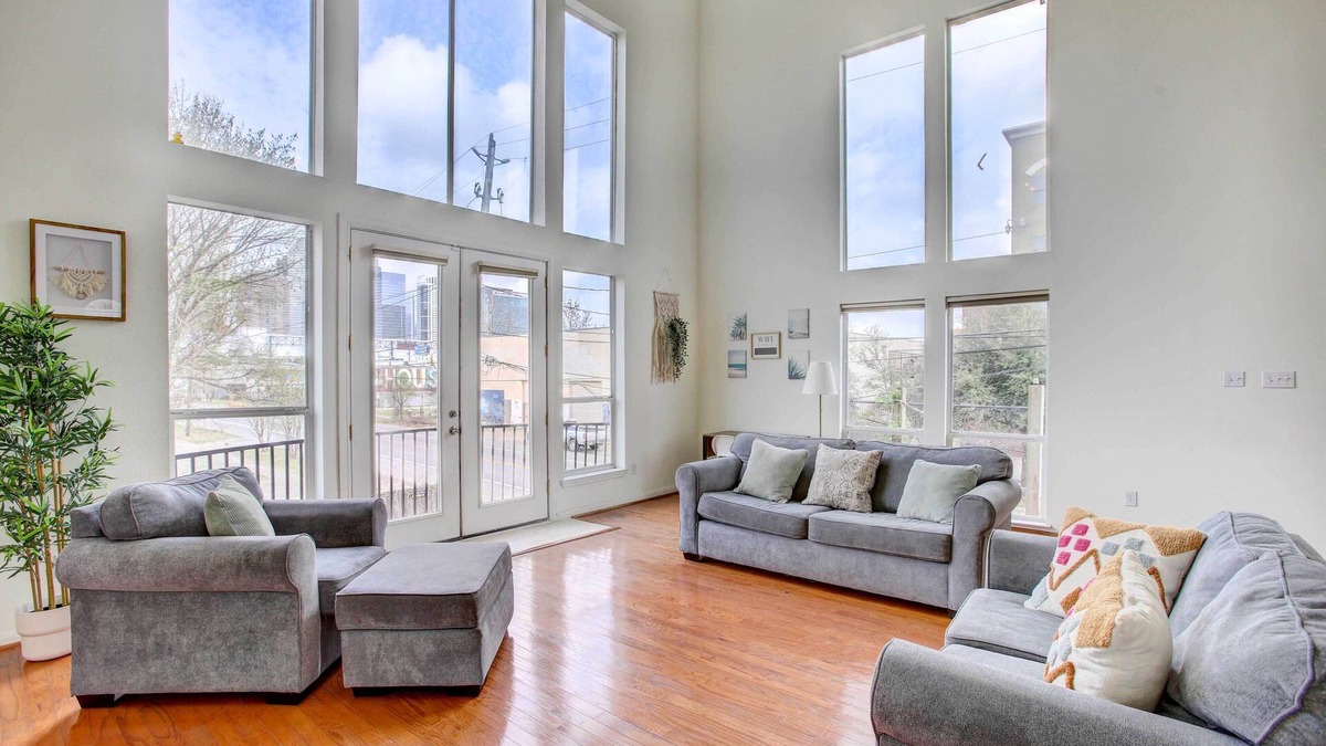 East Downtown Houston House | Downtown Houston Townhome w/City Views!