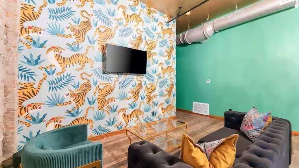 Downtown Springfield Apartment | Downtown Loft! Walk to Everything