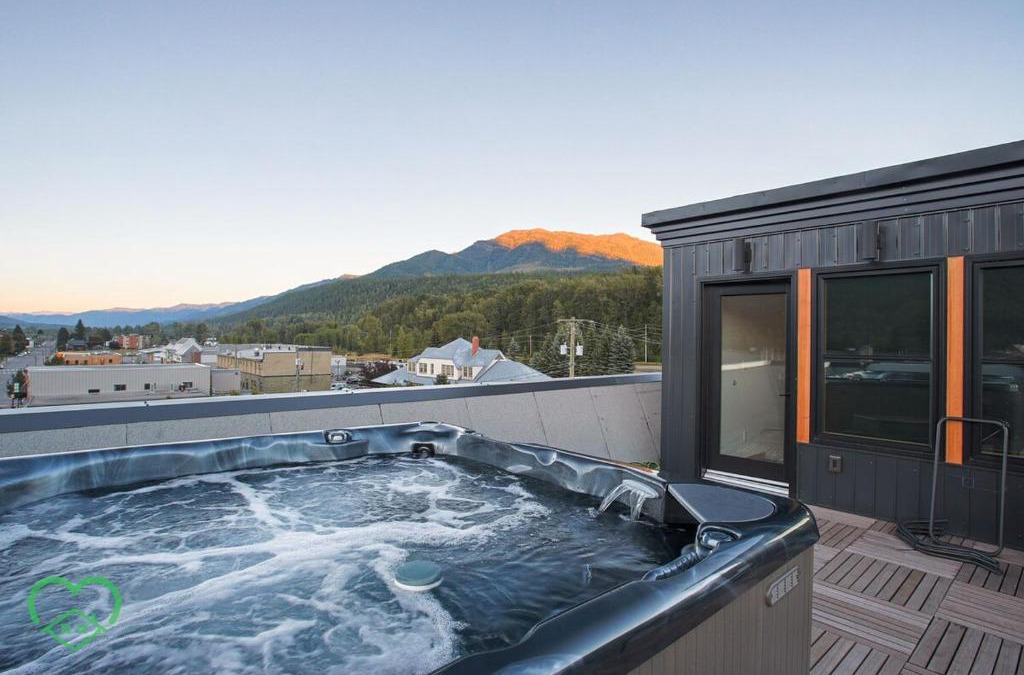 Historic Downtown Fernie Apartment | Downtown Loft with Rooftop Hot Tub by StayIn