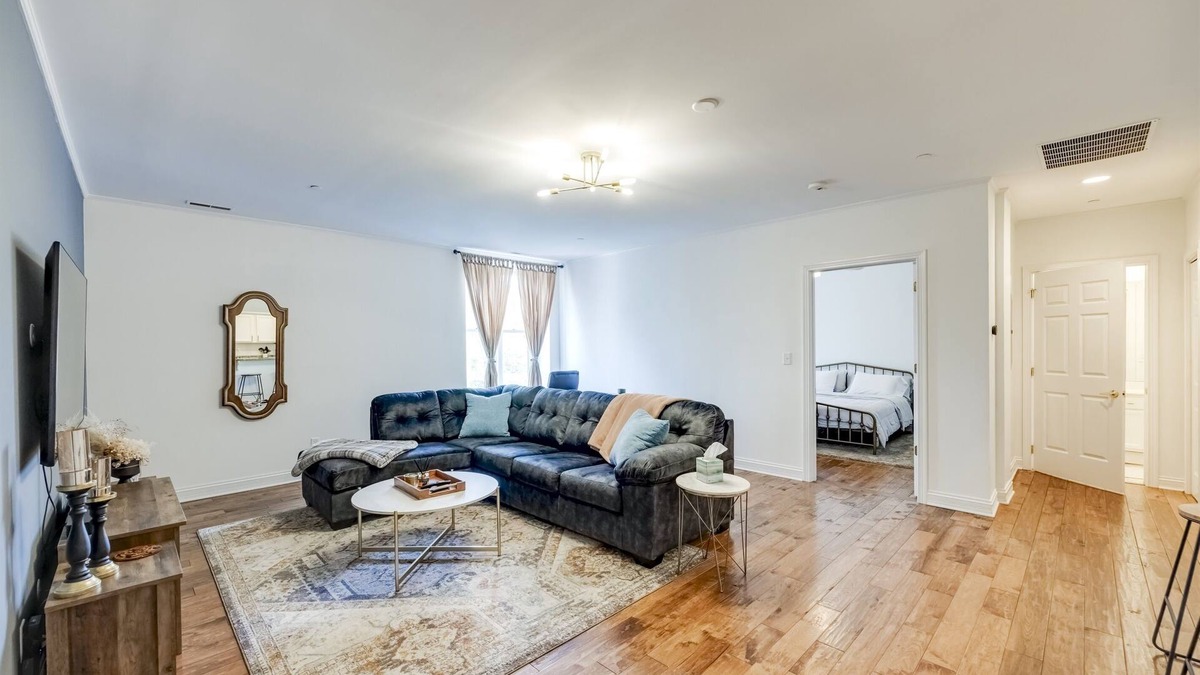 Downtown Louisville Condo | Downtown Louisville Condo, King Bed, Updated Kitchen and Bath- Free Parking