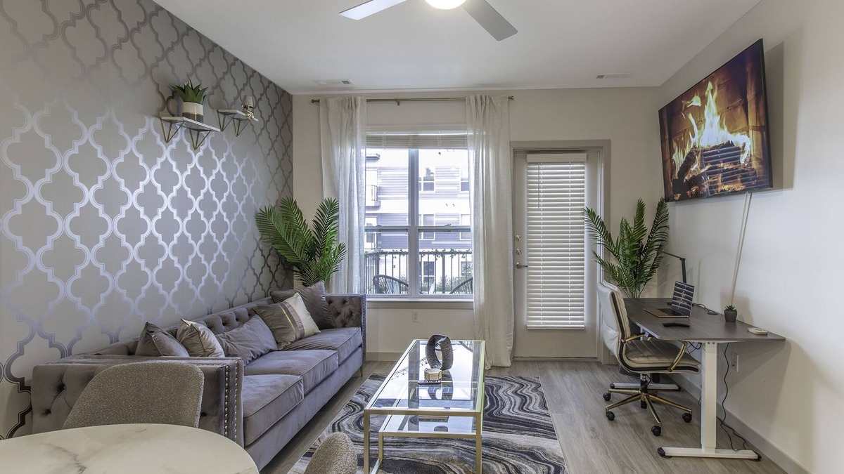 Chelsea Apartment | Downtown Luxury Oasis: King Bed, Gym, Parkingn
