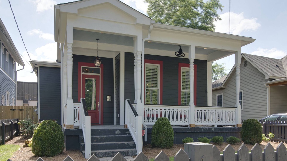 Chestnut Hill House | Downtown Luxury Victorian