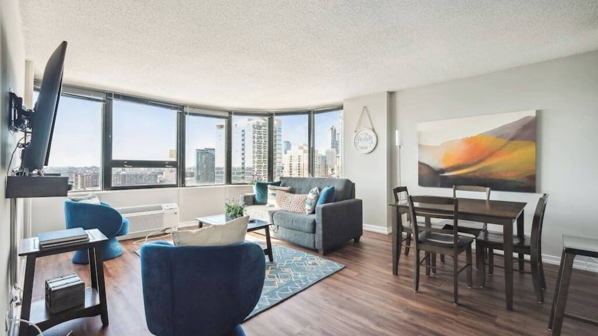 South Loop Condo | Downtown MICH AVE #20, Grant Park, Museums 2bd/2ba