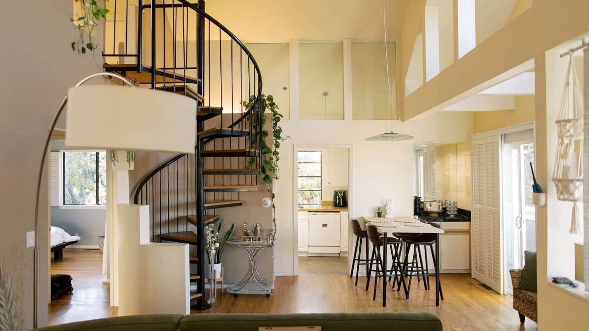 Millbrae House | Downtown Millbrae- 5 min from SFO/BART
