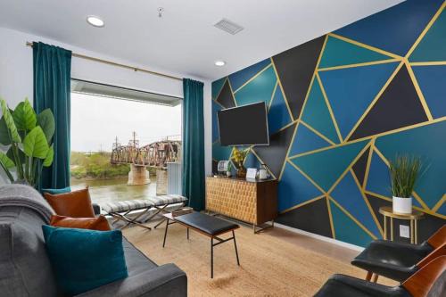 North Capitol House | Downtown Modern Condo 1 Mi To Broadway, Park Free