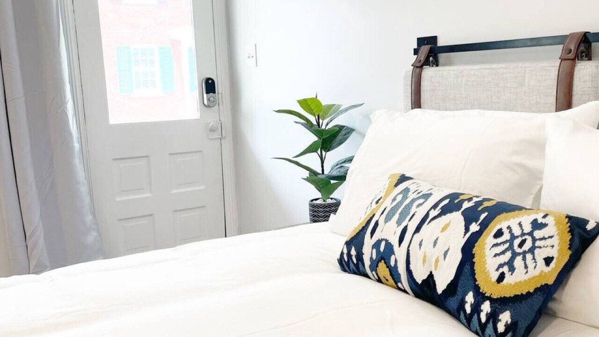 Shepherdstown Apartment | Downtown Modern Studio apartment | History & Dining steps away