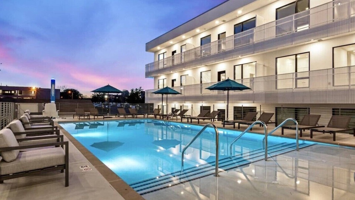 Eighth Avenue Condo | Downtown Nashville/Gulch Luxury Condo- Sleeps 6