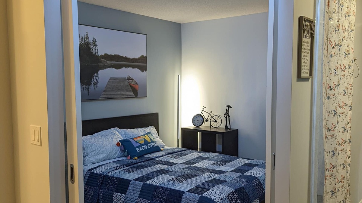 Fort York Condo | Downtown near CN Tower by THE LAKE with Secured Parking