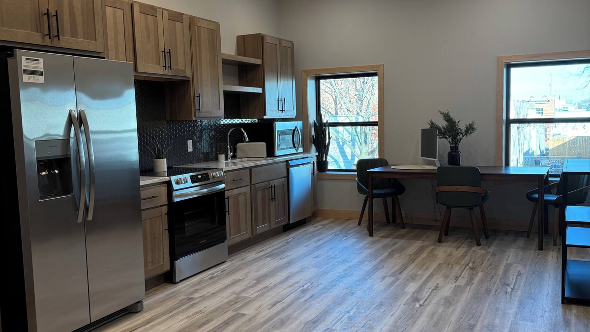 Norfolk Apartment | Downtown Norfolk Cozy Apartment - 2 Bedroom - Across from District Event Center