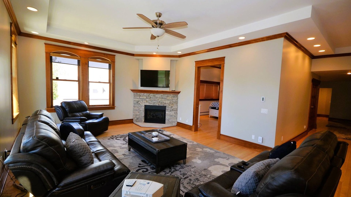 Northport Apartment | Downtown Northport walking to everything including beach! Handicap accessible