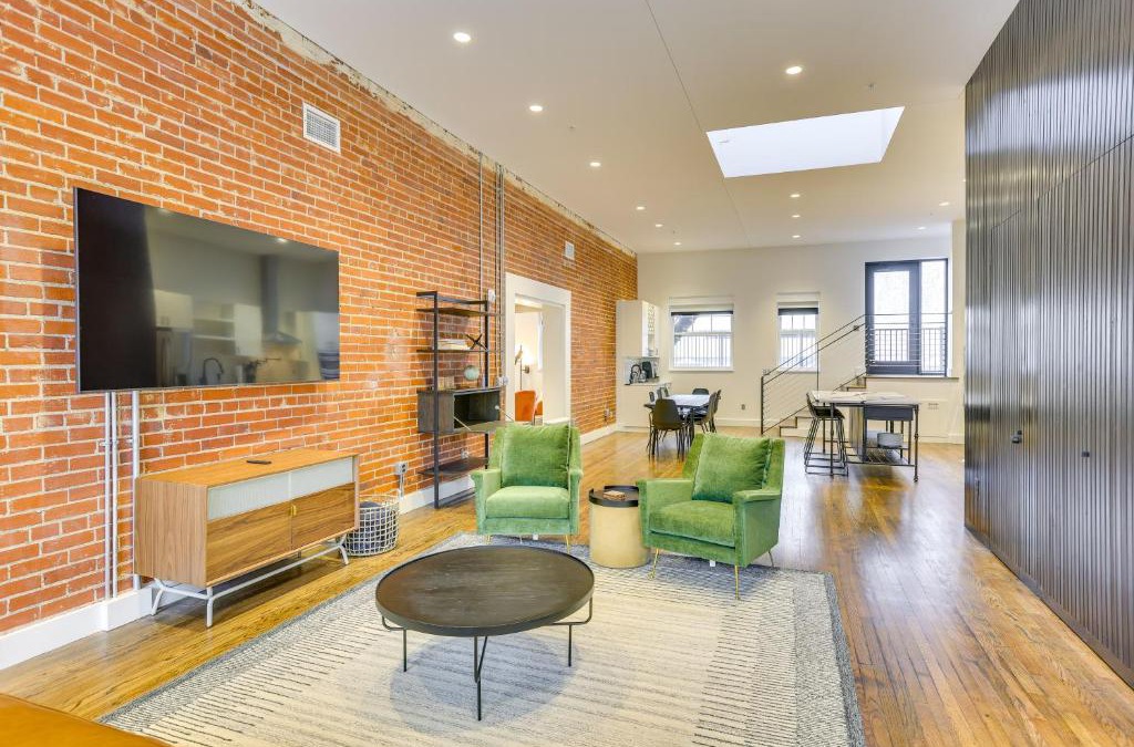Downtown Omaha Apartment | Downtown Omaha Getaway with Deck and Gas Grill!