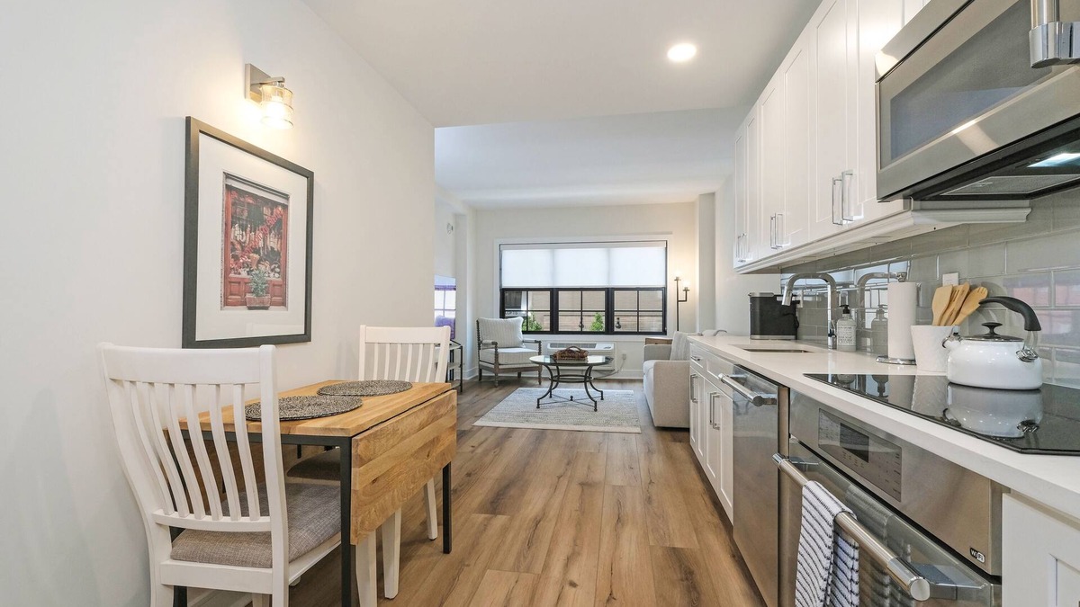 Harrison Apartment | Downtown One Bedroom Suite Steps to Metro North
