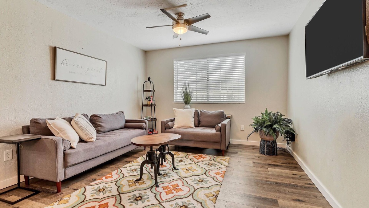 Orem South Condo | Downtown Orem Condo/30 Minutes to Sundance Resort/5 Minutes to UVU