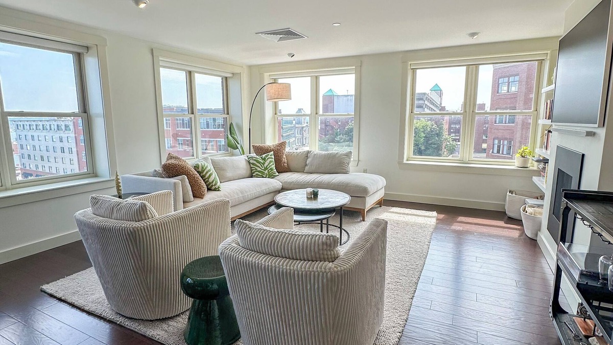 East Bayside Condo | Downtown Portland 2B2B Condo with Water View