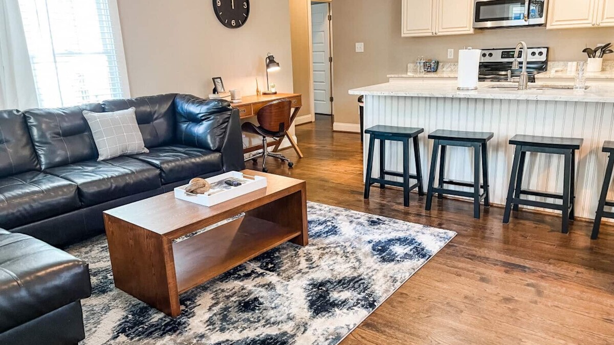 Downtown House | Downtown Raleigh 3 Bedroom Bungalow