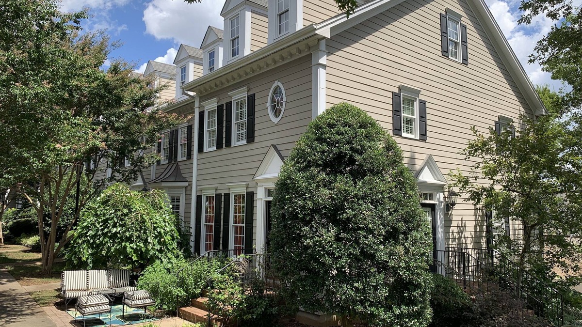 Glenwood South Condo | Downtown Raleigh- Walk to Capital, NC State, Starbucks, Peace University, Food