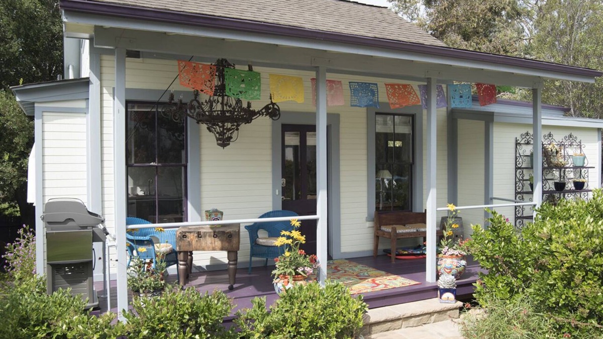 Laguna Cottage | Downtown Retreat - Fabulous 'outBACK' Cottage