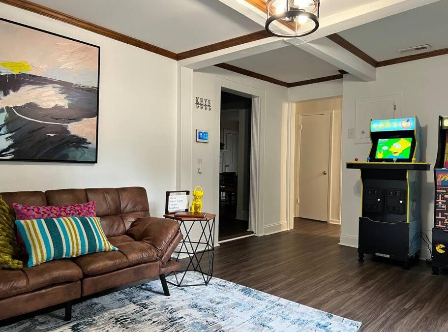 Creedmoor House | Downtown Retreat with Fun Amenities