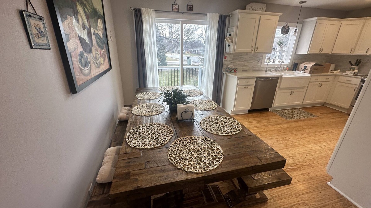 Rockford House | Downtown Rockford Duplex