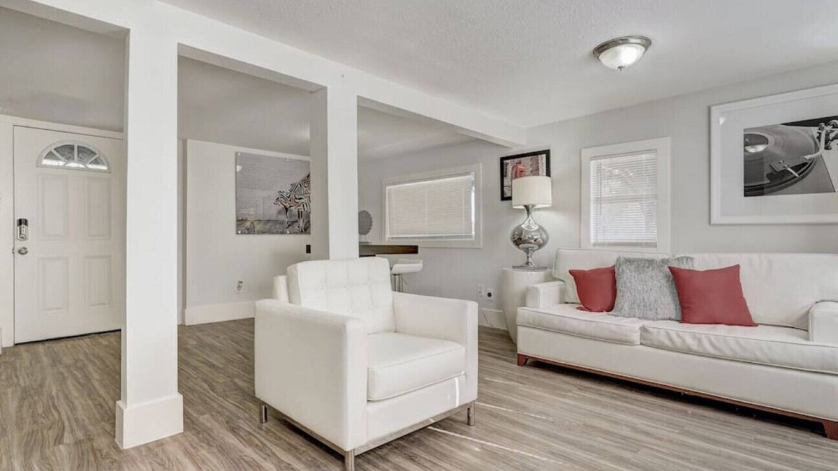 Round Rock Apartment | Downtown Round Rock Getaway Perfect for Couples