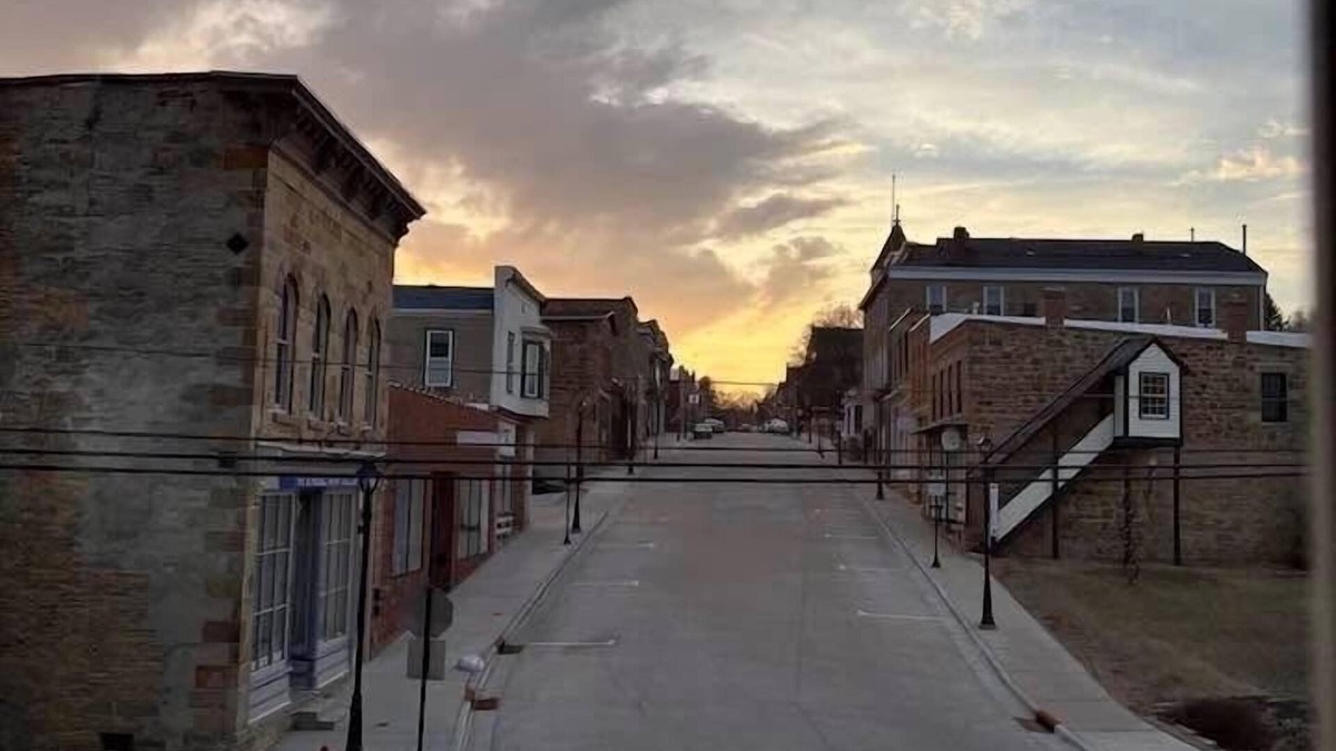 Mineral Point House | Downtown's Best View at Howdle's Retreat