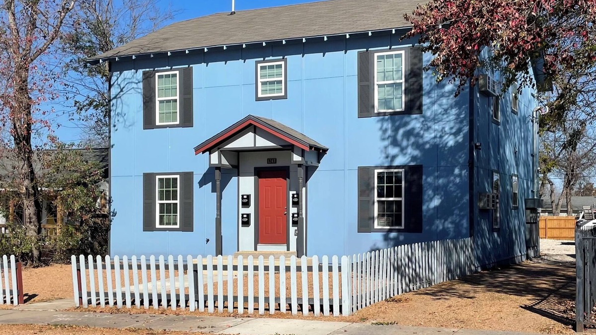 Highland Park Apartment | Downtown San Antonio/Highland Park, Cozy 1-bedroom, WiFi, AC, washer/dryer, 201