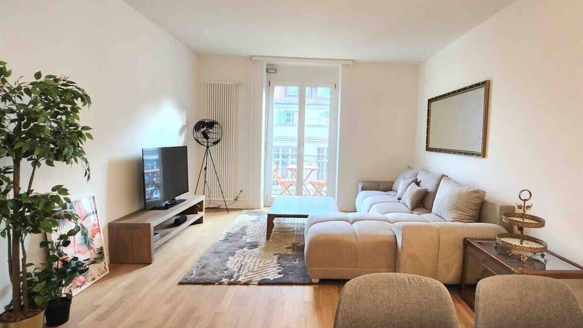 Werd Apartment | Downtown Spacious 2-Bedroom Apartment 4A