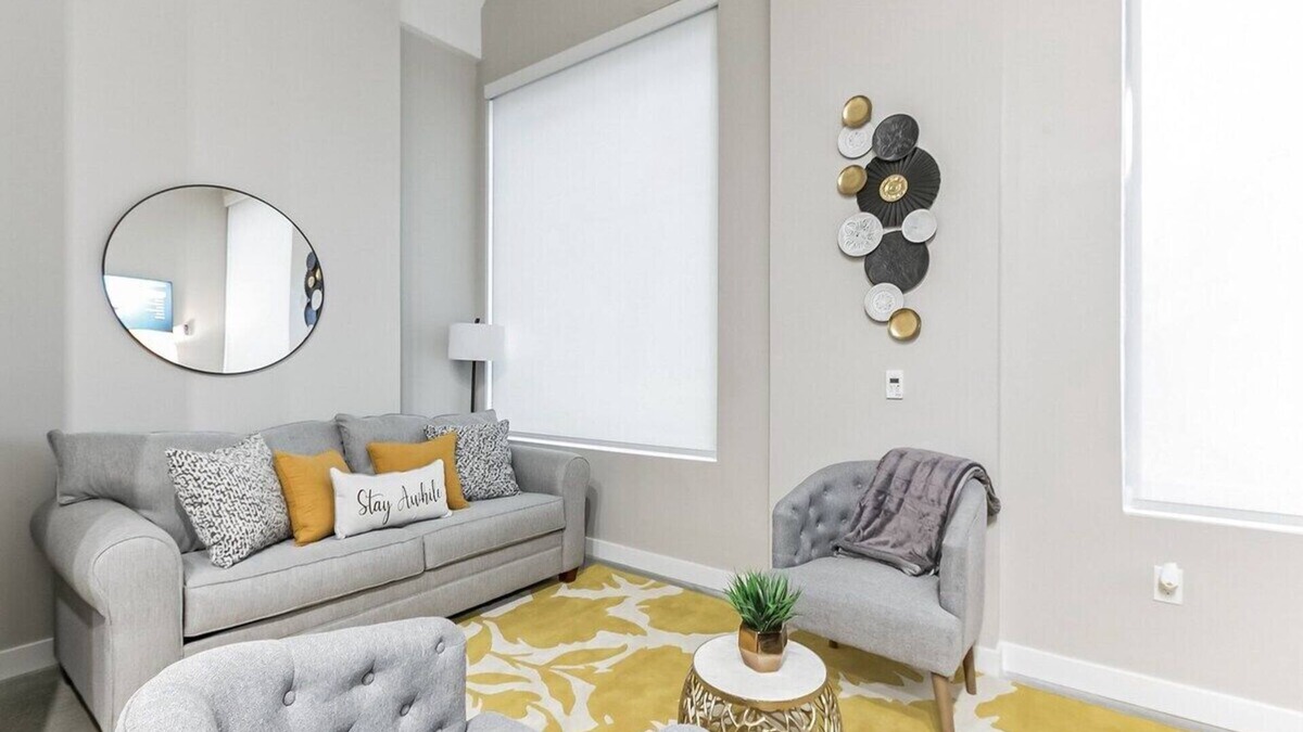 Downtown Cincinnati Apartment | Downtown Stroll to the Bengals