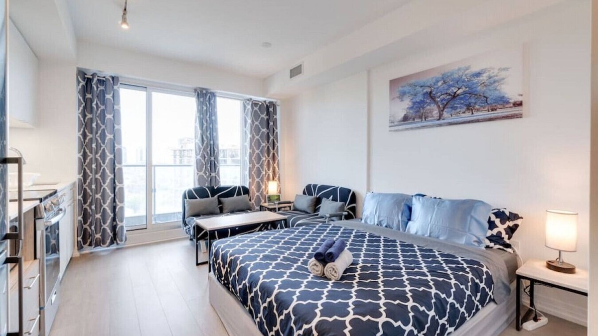 Church and Wellesley Apartment | Downtown Studio - Work From Home Ready