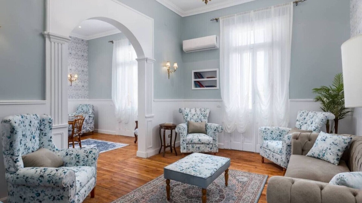 Downtown Cairo Apartment | `Downtown Sunny Hideaway: Vintage, 7 Balconies`
