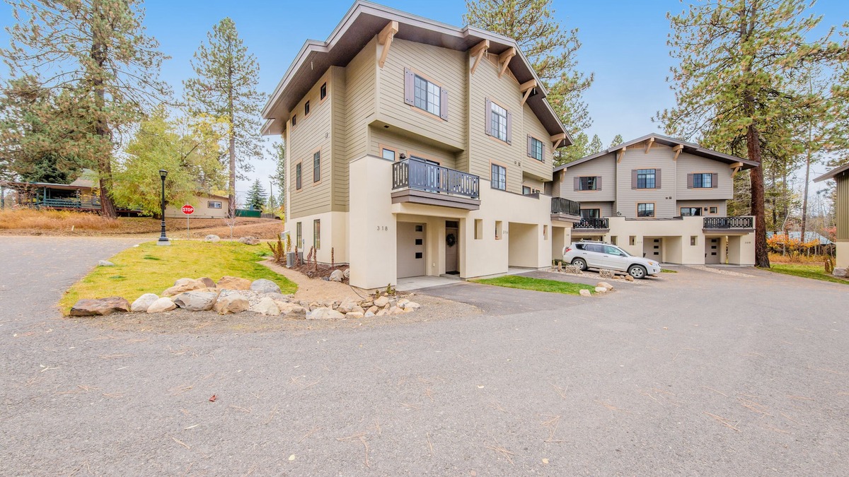 McCall Condo | Downtown townhouse with fireplace - walk to Payette Lake & restaurants