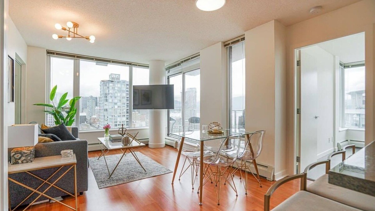 Crosstown Apartment | Downtown Unit with Spectacular Views