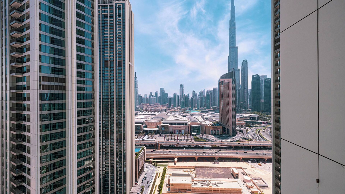 Bur Dubai Apartment | Downtown views 2