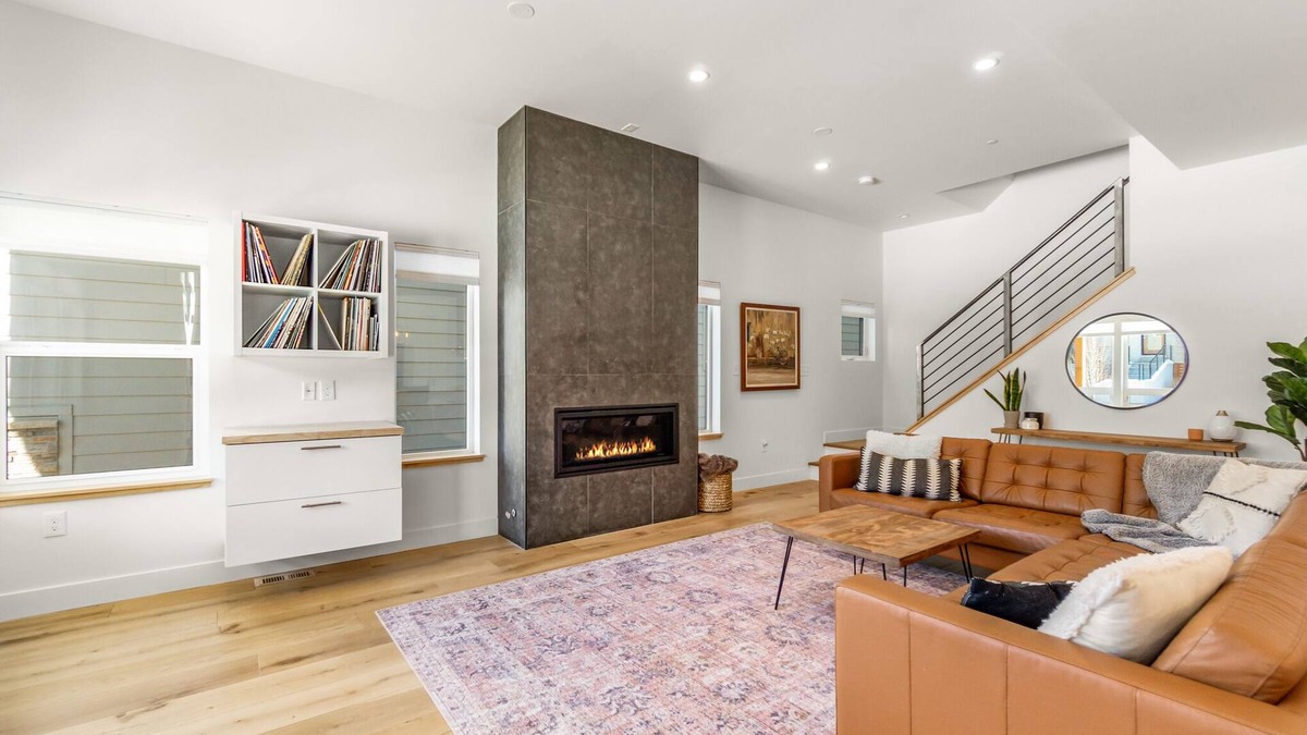 Old Town North House | Downtown Views Deluxe 5/4+ Rooftop Hot Tub!